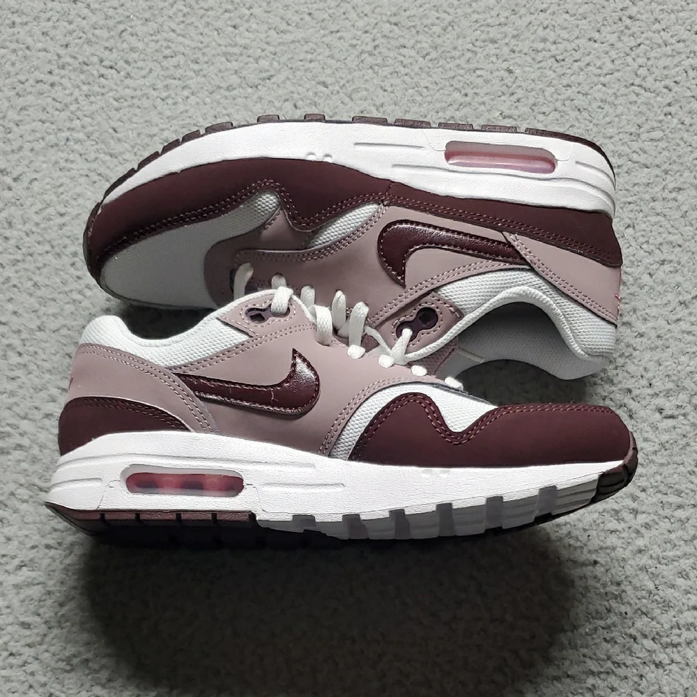 Nike Kid’s Air Max 1 Sneakers in White, Light Pink & Dark Plum Size 5Y